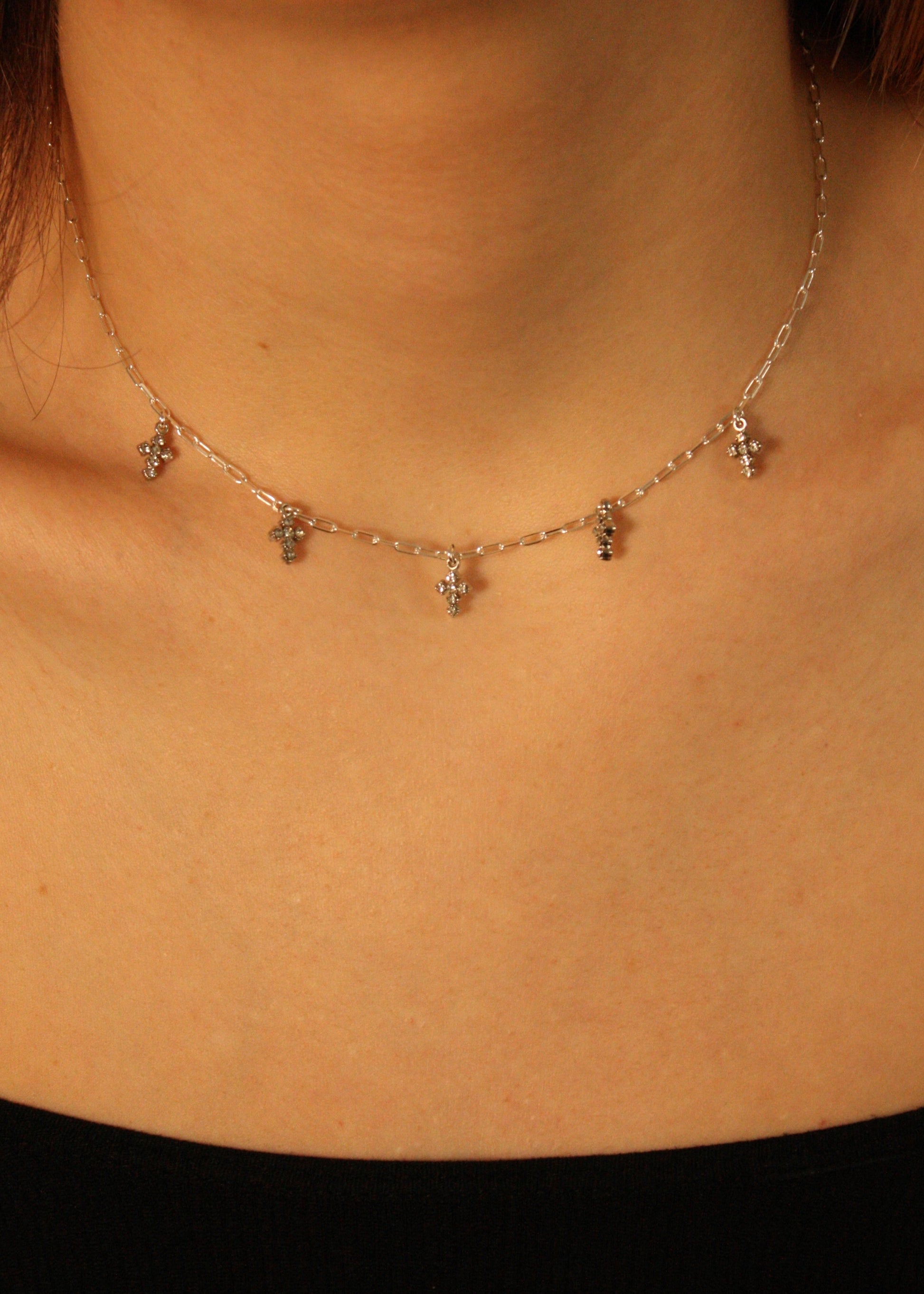 collier cross porte